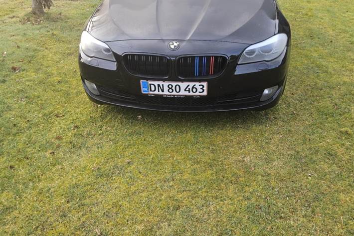 Sort BMW 5-Serie fra 2011
