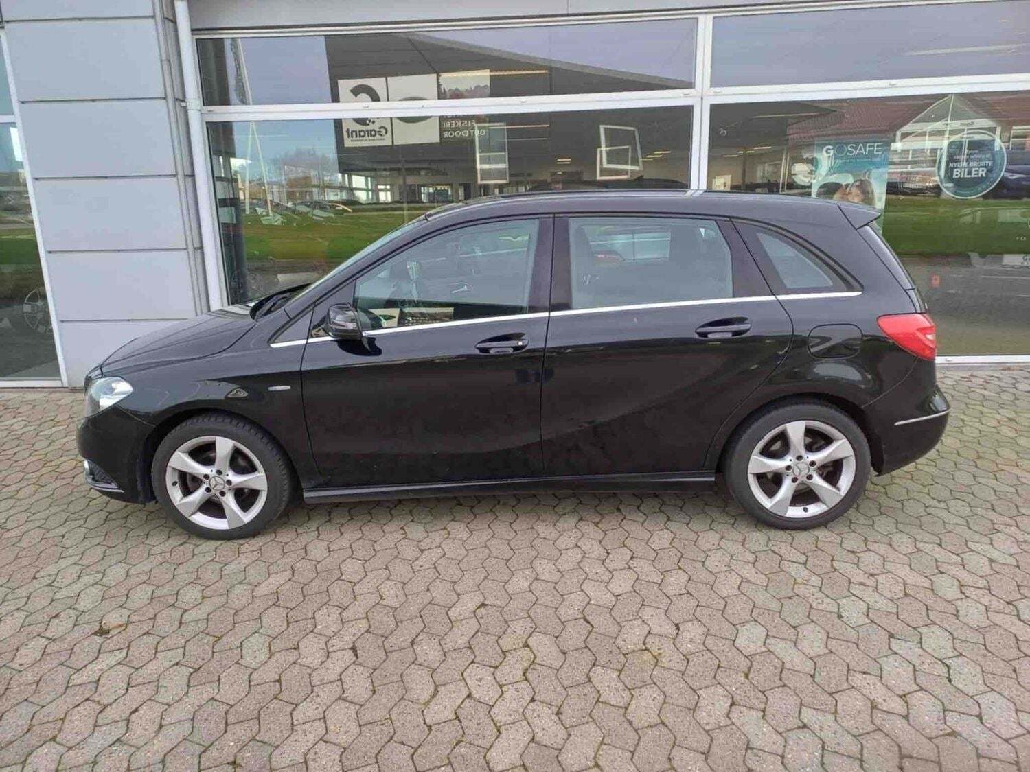 Mercedes B180