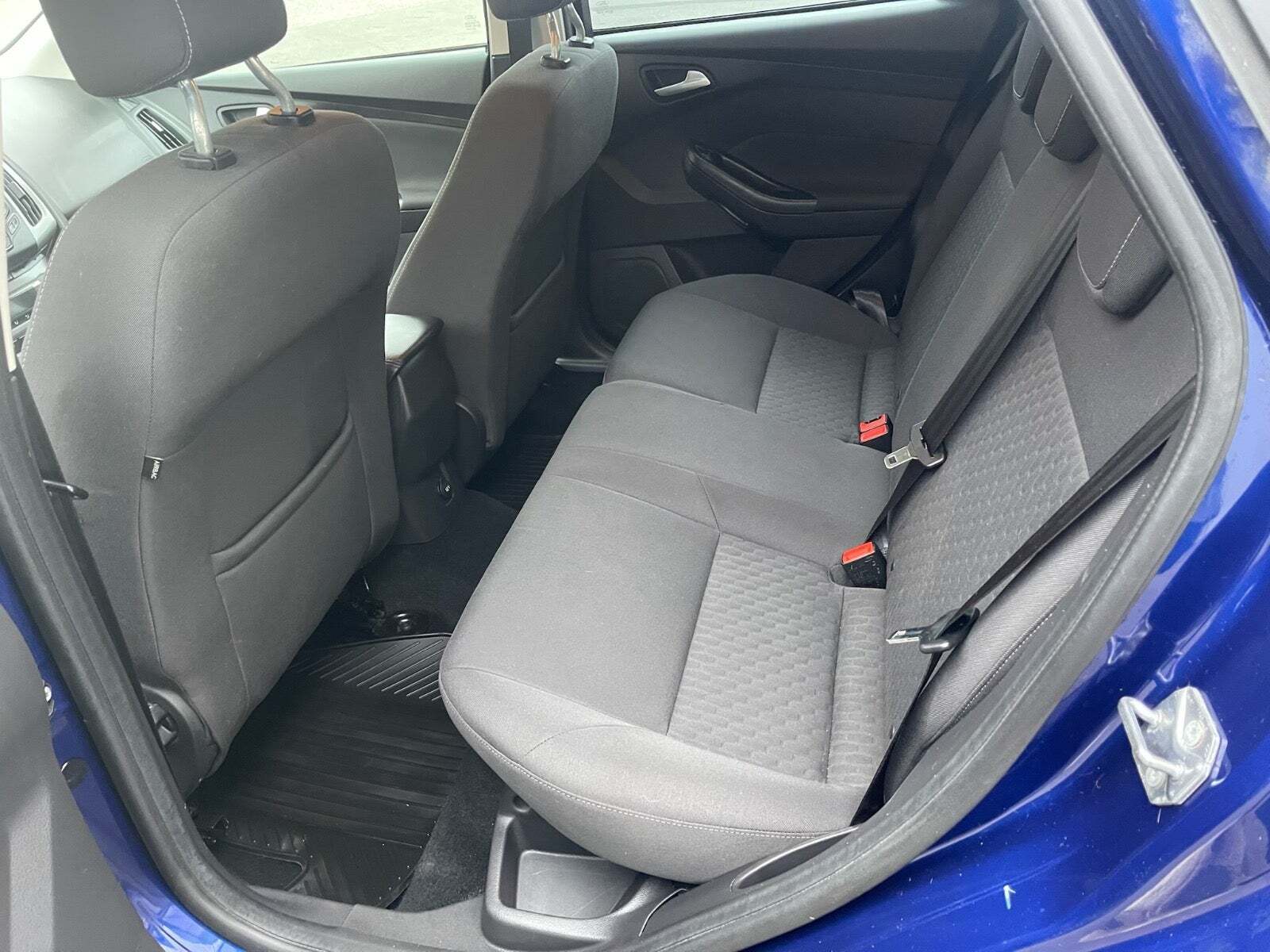 Blå Ford Focus fra 2014