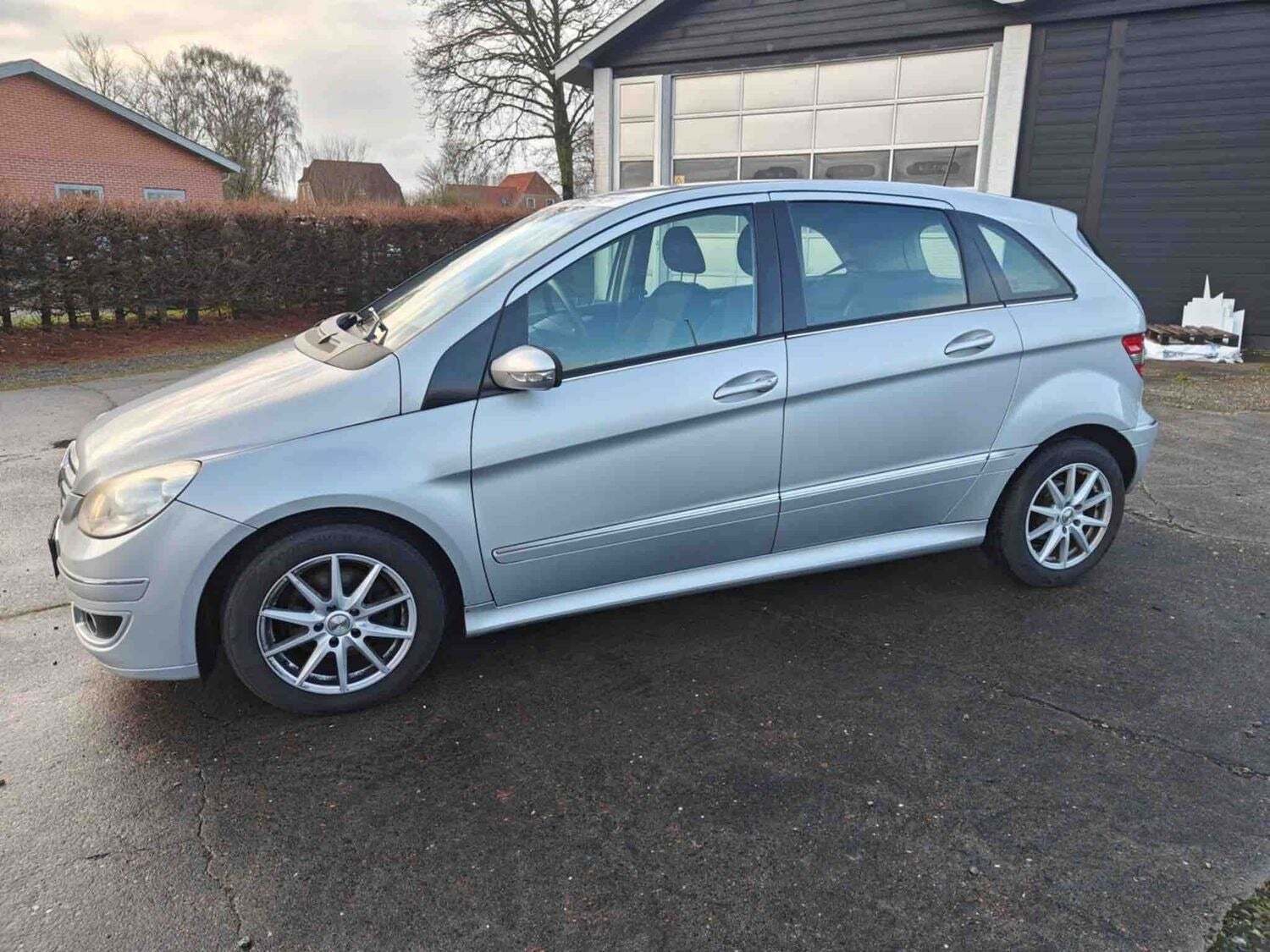 Mercedes B180