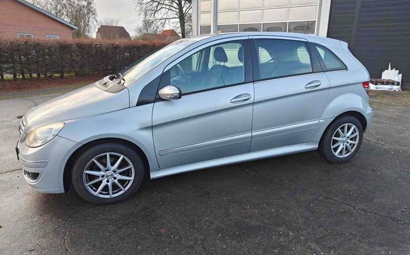 Mercedes B180