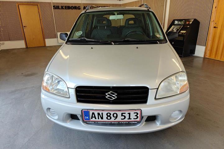 Gul Suzuki Ignis fra 2002