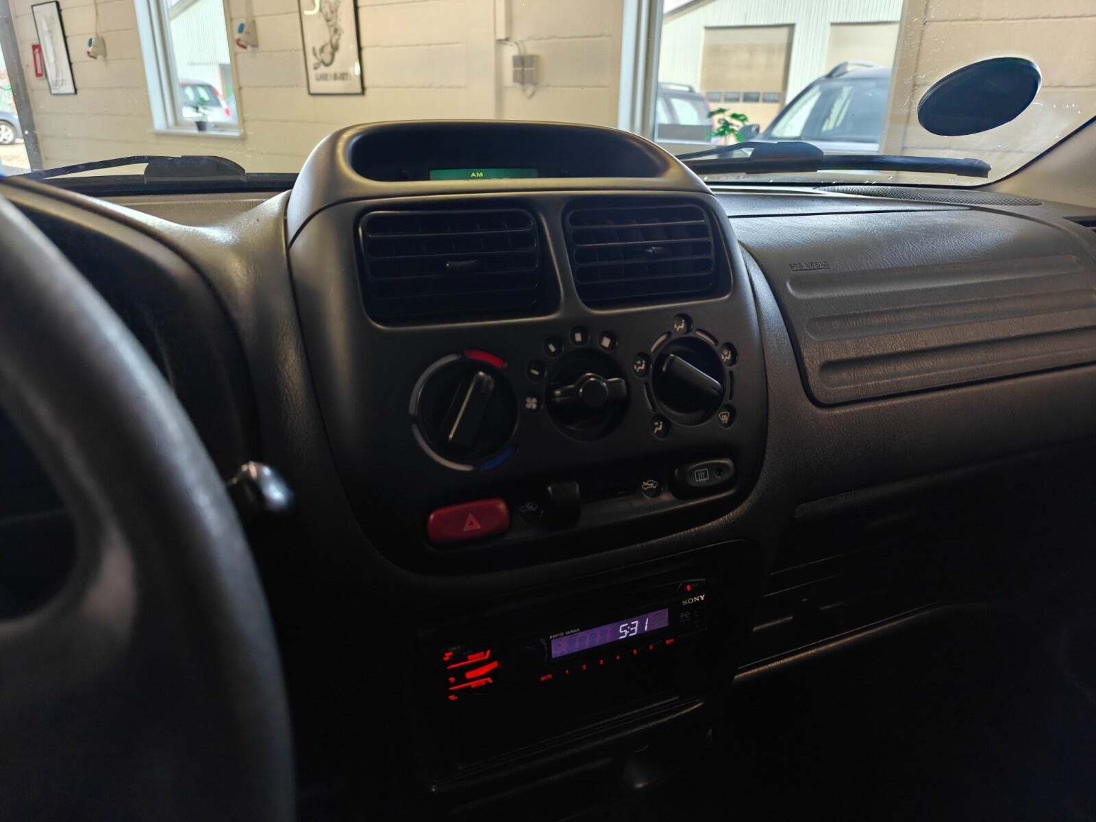 Gul Suzuki Ignis fra 2002