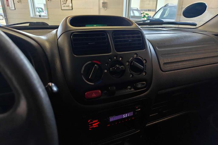 Gul Suzuki Ignis fra 2002