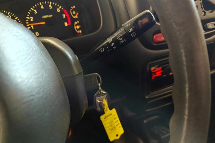 Gul Suzuki Ignis fra 2002
