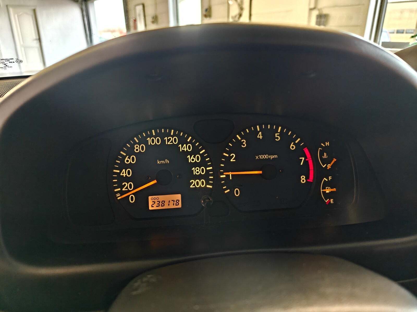 Gul Suzuki Ignis fra 2002