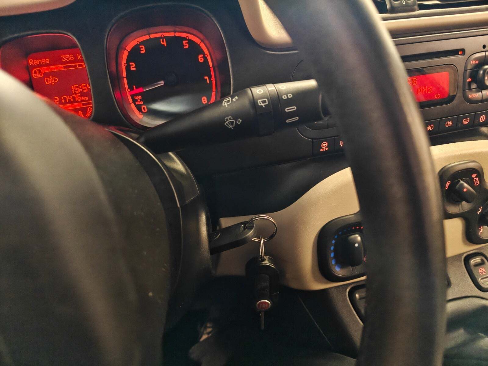 Gul Fiat Panda fra 2012