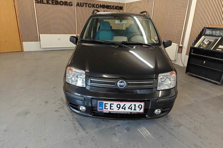 Gul Fiat Panda fra 2004