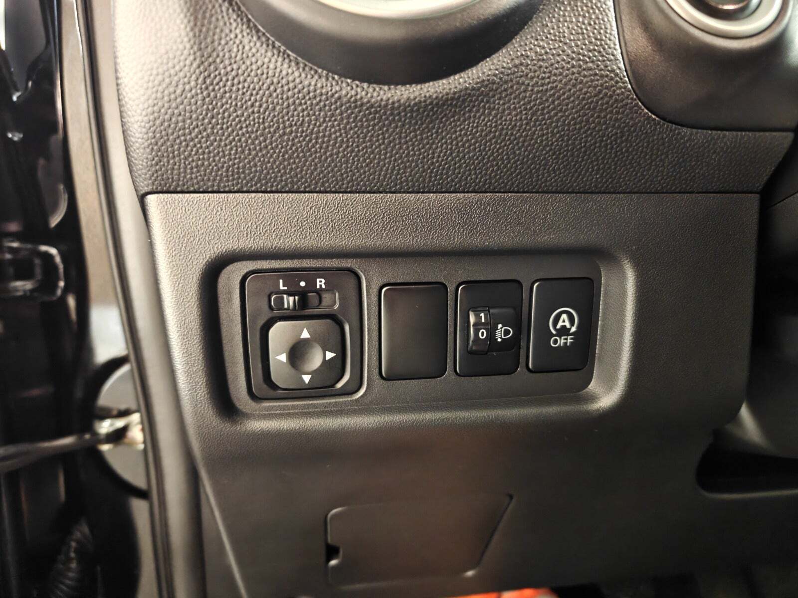 Gul Mitsubishi Space Star fra 2015