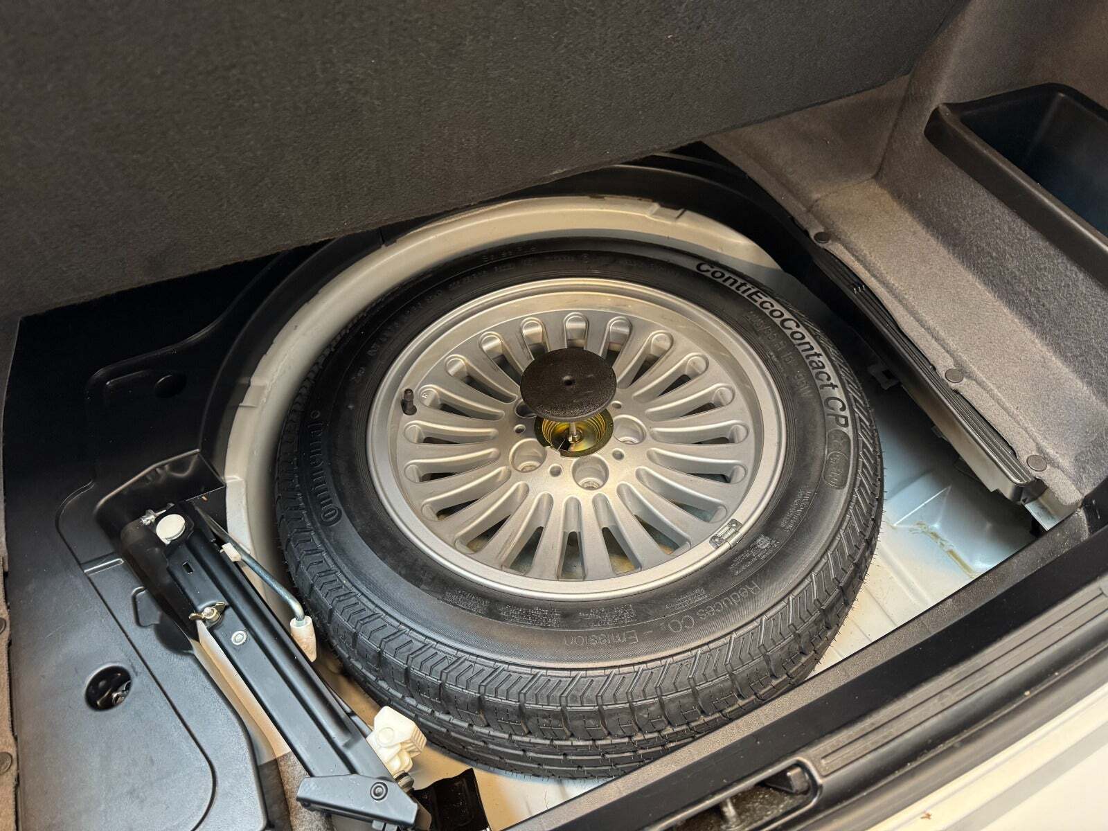 Sølv BMW 540i fra 1999