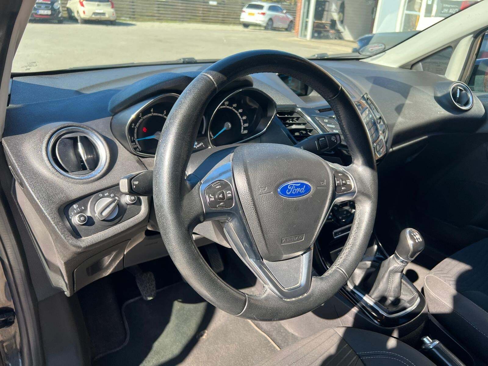 Sort Ford Fiesta fra 2015