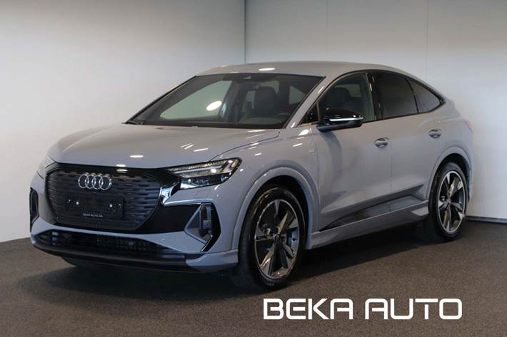 Grå Audi Q4 e-tron fra 2024 set udefra