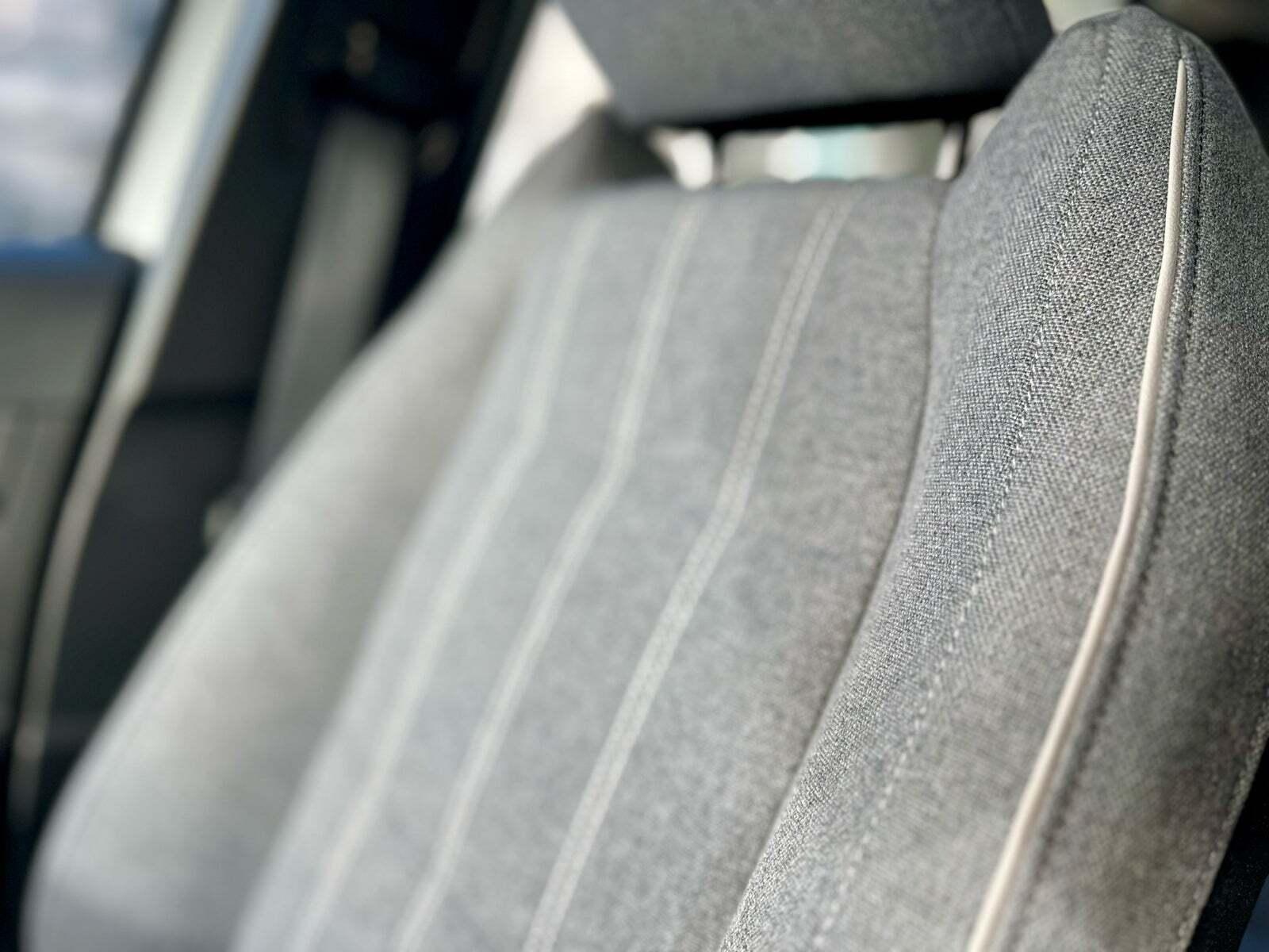 Hvid Renault Megane E-Tech fra 2023