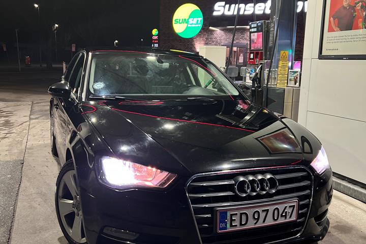 Sort Audi A3 Sportback fra 2015