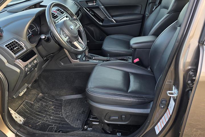 Bronze Subaru Forester fra 2016