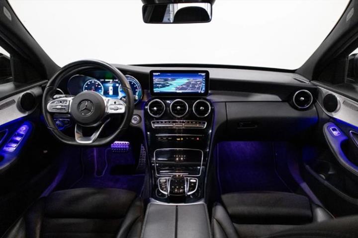 Grå Mercedes C300 de fra 2020