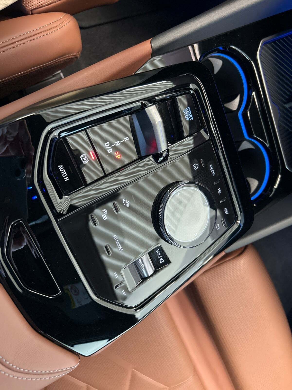 Hvid BMW i5 fra 2024