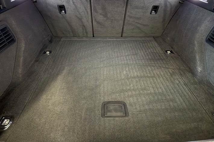 Grå Audi e-tron fra 2019