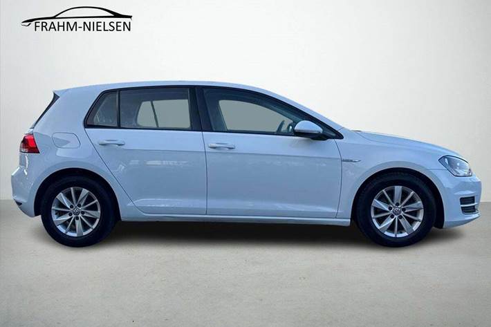 Hvid VW Golf VII fra 2015