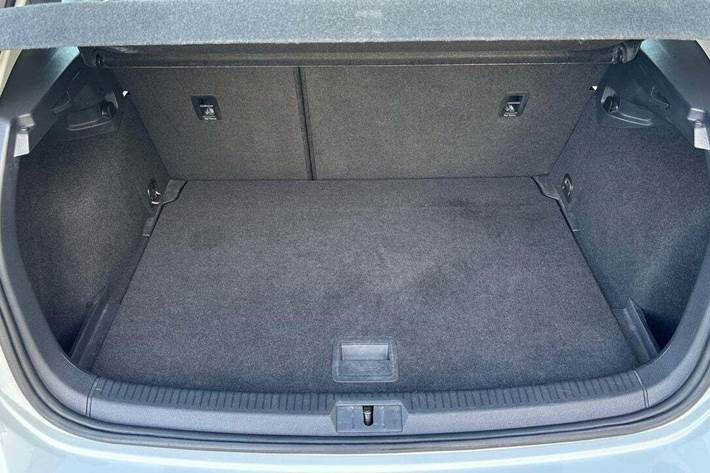 Hvid VW Golf VII fra 2015