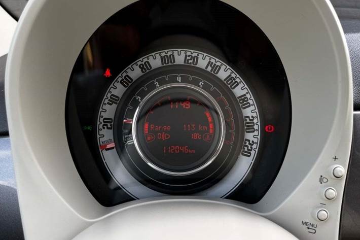 Grå Fiat 500C fra 2016