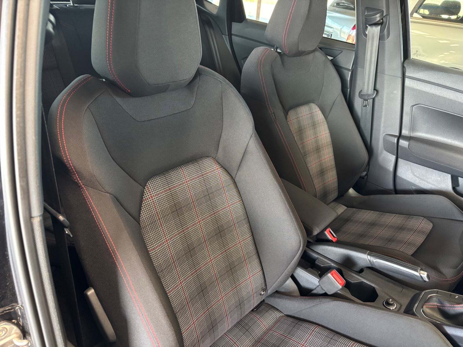 Sort VW Polo fra 2023