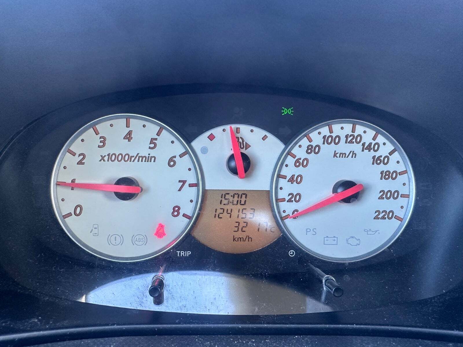 Grøn Nissan Micra fra 2007