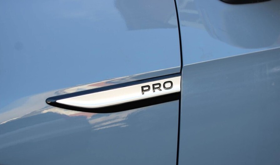 Grå VW ID.4 fra 2023