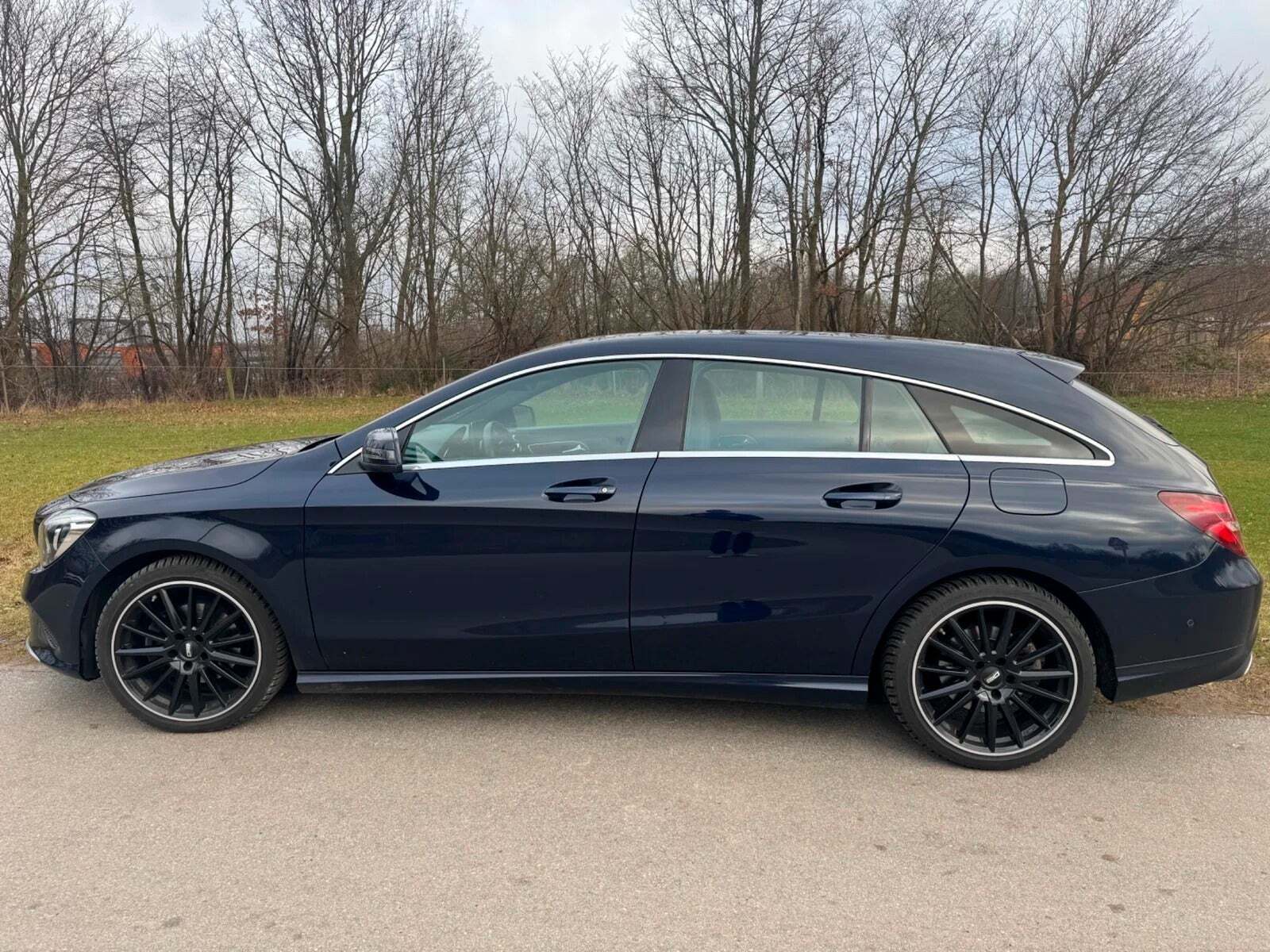 Sort Mercedes CLA200 d fra 2017