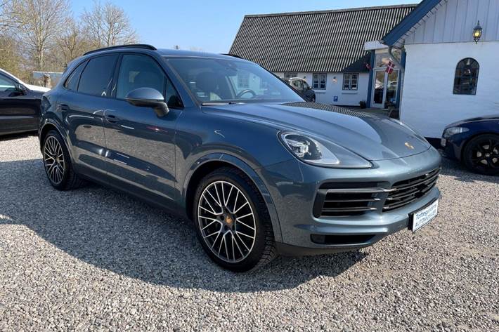 Blå Porsche Cayenne S fra 2018