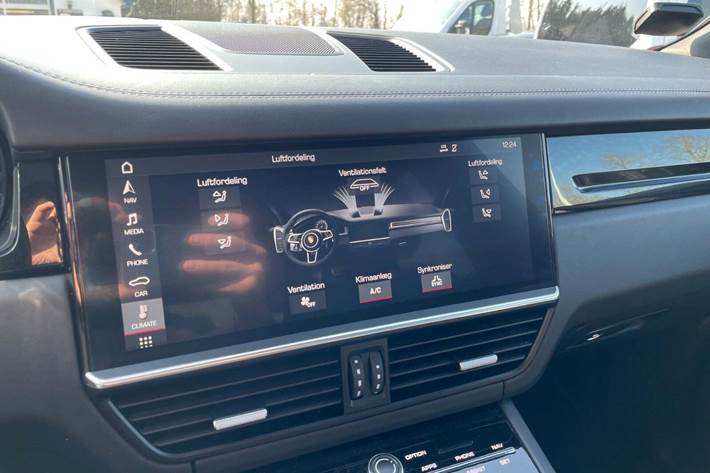 Blå Porsche Cayenne S fra 2018