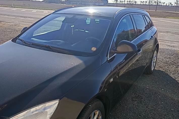 Brun Opel Insignia fra 2012