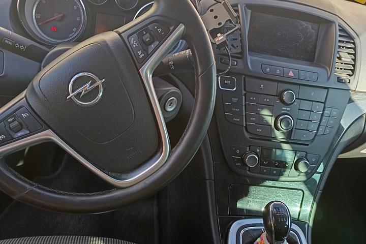 Brun Opel Insignia fra 2012