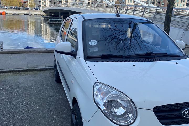 Hvid Kia Picanto 1.0 fra 2011