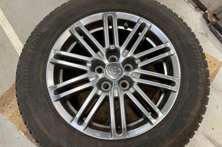 Sort Toyota Prius Plug-in fra 2018