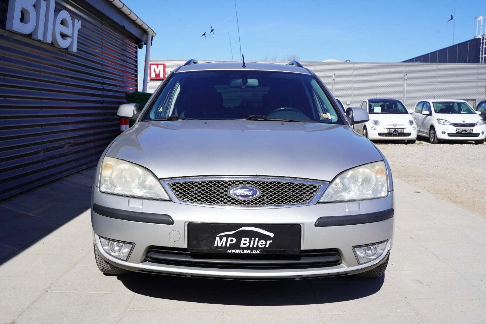 Sølv Ford Mondeo fra 2005