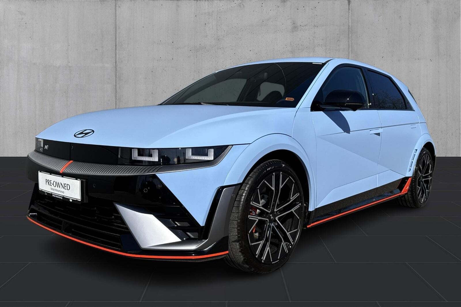 Blå Hyundai Ioniq 5 fra 2024 set udefra