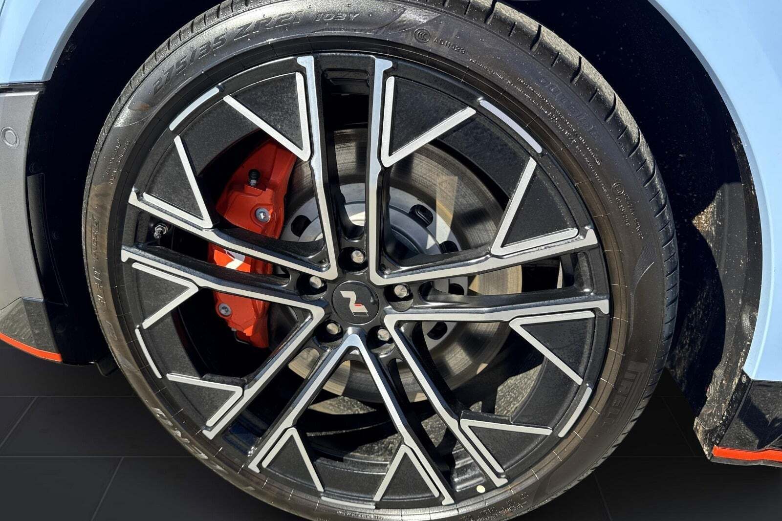 Blå Hyundai Ioniq 5 fra 2024