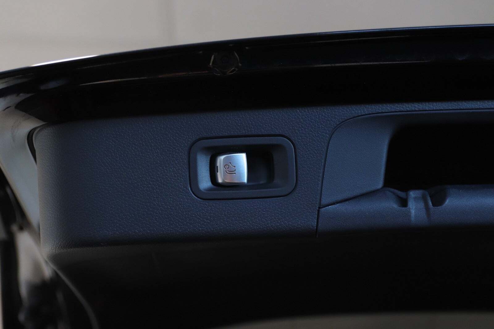 Sort Mercedes GLC300 de fra 2022