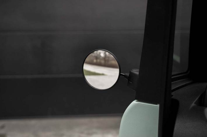 Grå Fiat Topolino fra 2025 set udefra