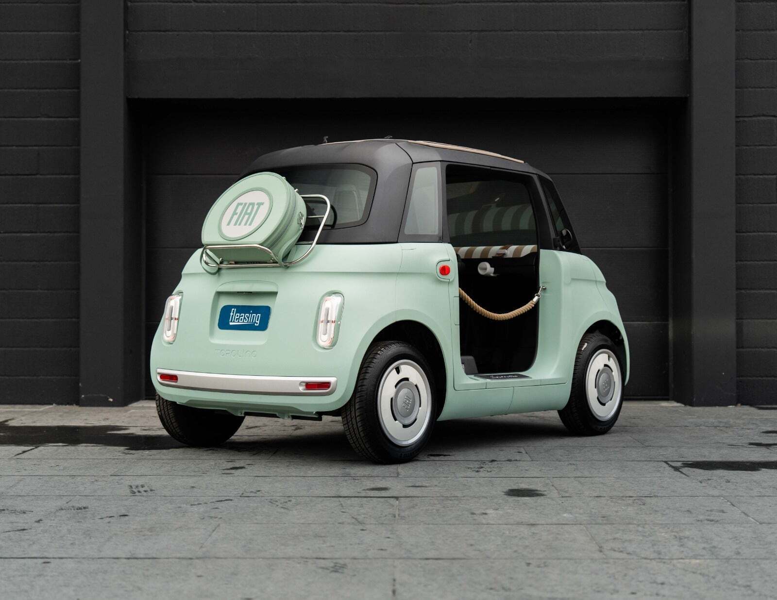 Grå Fiat Topolino fra 2025
