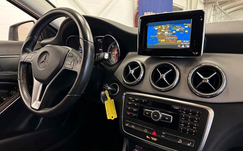 Mercedes GLA220