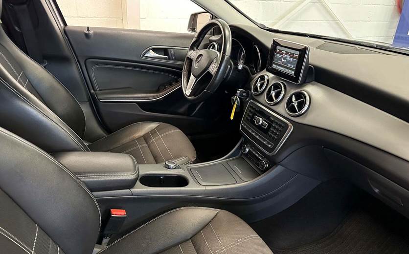 Mercedes GLA220