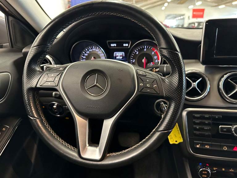 Mercedes GLA220