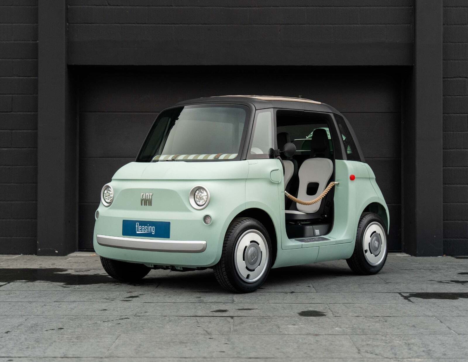 Grå Fiat Topolino fra 2025
