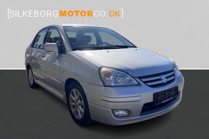 Sølv Suzuki Liana fra 2005