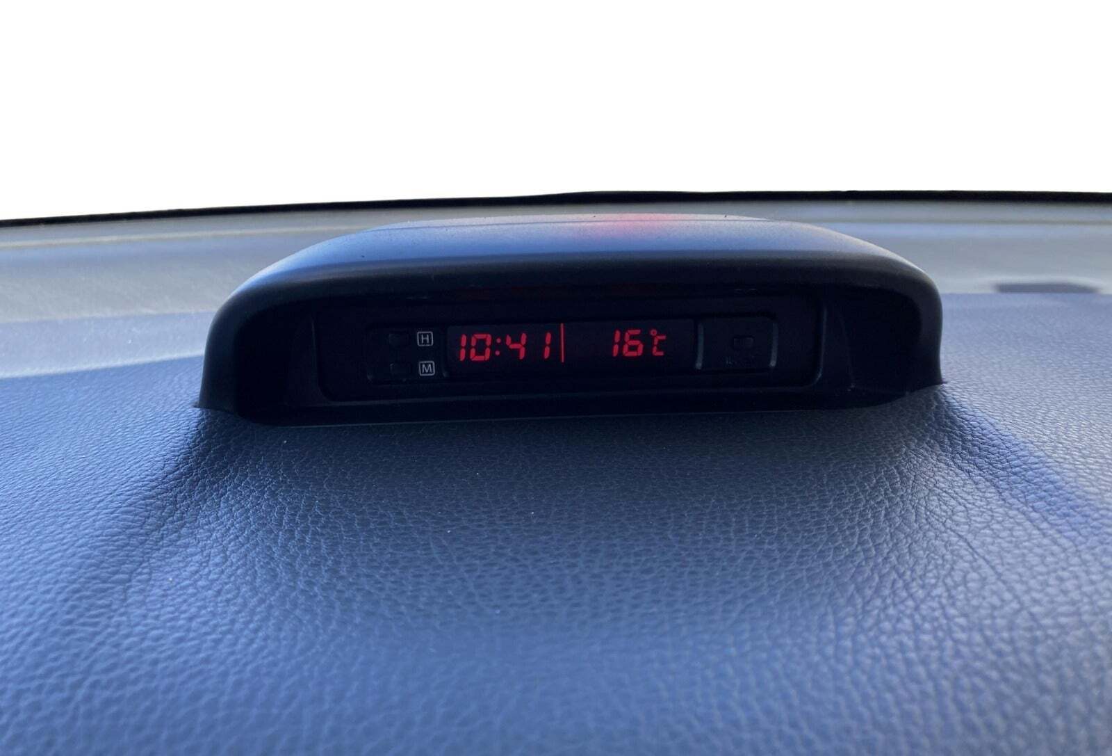 Sølv Suzuki Liana fra 2005