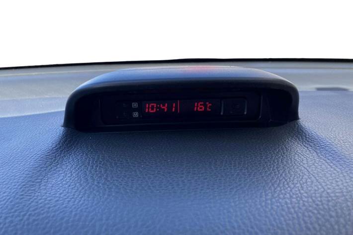 Sølv Suzuki Liana fra 2005