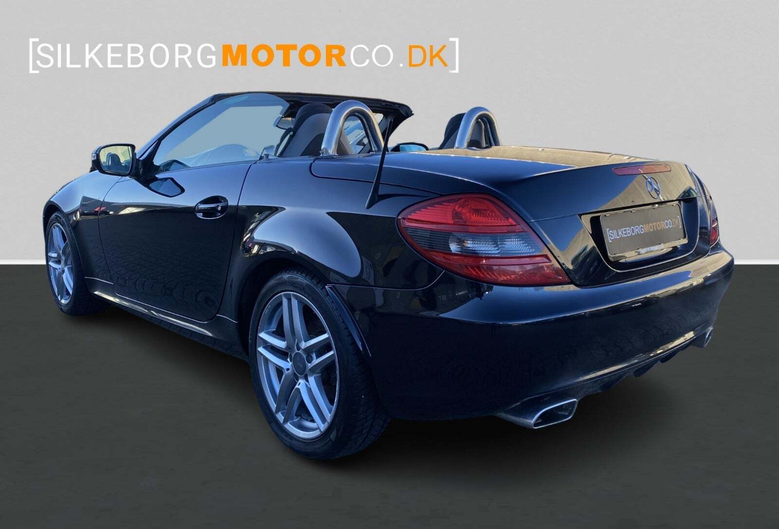 Sort Mercedes SLK200 fra 2008