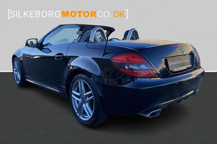 Sort Mercedes SLK200 fra 2008